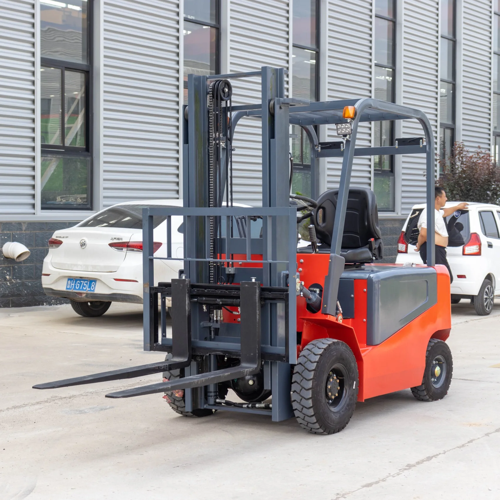 2.5トン 2.5T 2500kg クッションタイヤ CPD 電動ガソリンLPG 3m 4.5m 