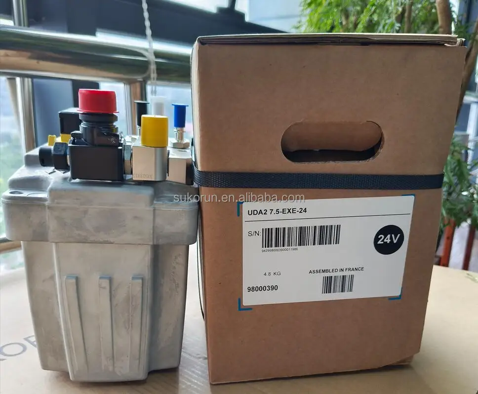 Genuine Urea Dosing Def Pump Emitec Square Plug Adblue Pump For Man D20