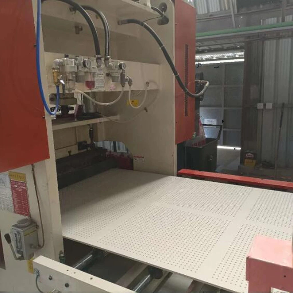 Automatic Gypsum Board Perforated Machinery Gypsum Ceiling Tile Gypsum Board Punching Machine Drilling Machine