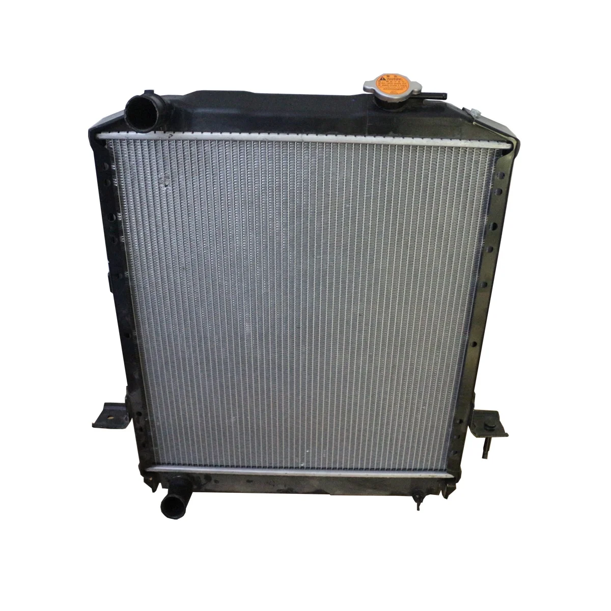 ラジエーター イスズ エルフ NHR69N 4JG2 AT 2004年06月〜2007年04月 AT車用 参考純正品番：8-97357-940-0 AP-RAD-2257 ラジエーター いすゞ エルフ NKR69CAE 4JG2 MT 参考純正品番：5-86750