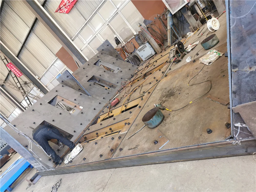 Grit Blasting Room / Sandblasting Booth / Sandblasting Equipment Buy Rust Removing Machine