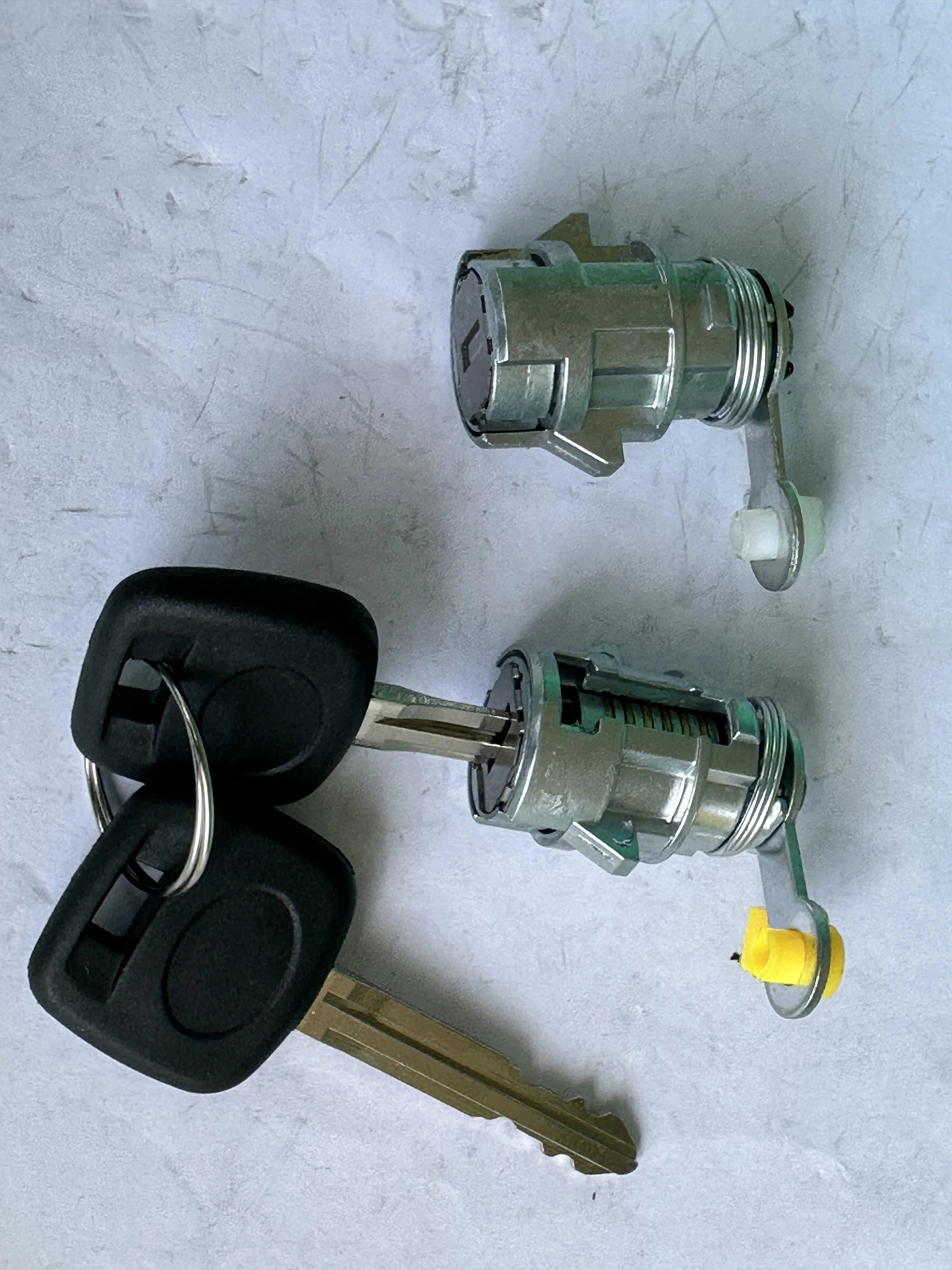 Ino Door Lock Cylinder for Hino 300/Dutro 69057 37260 - Ignition Lock
