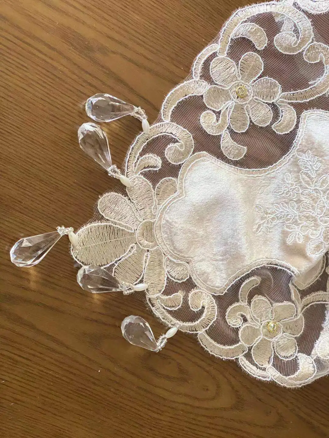 Wholesale beautiful velvet table cloth with mesh lace tablecloth for wedding