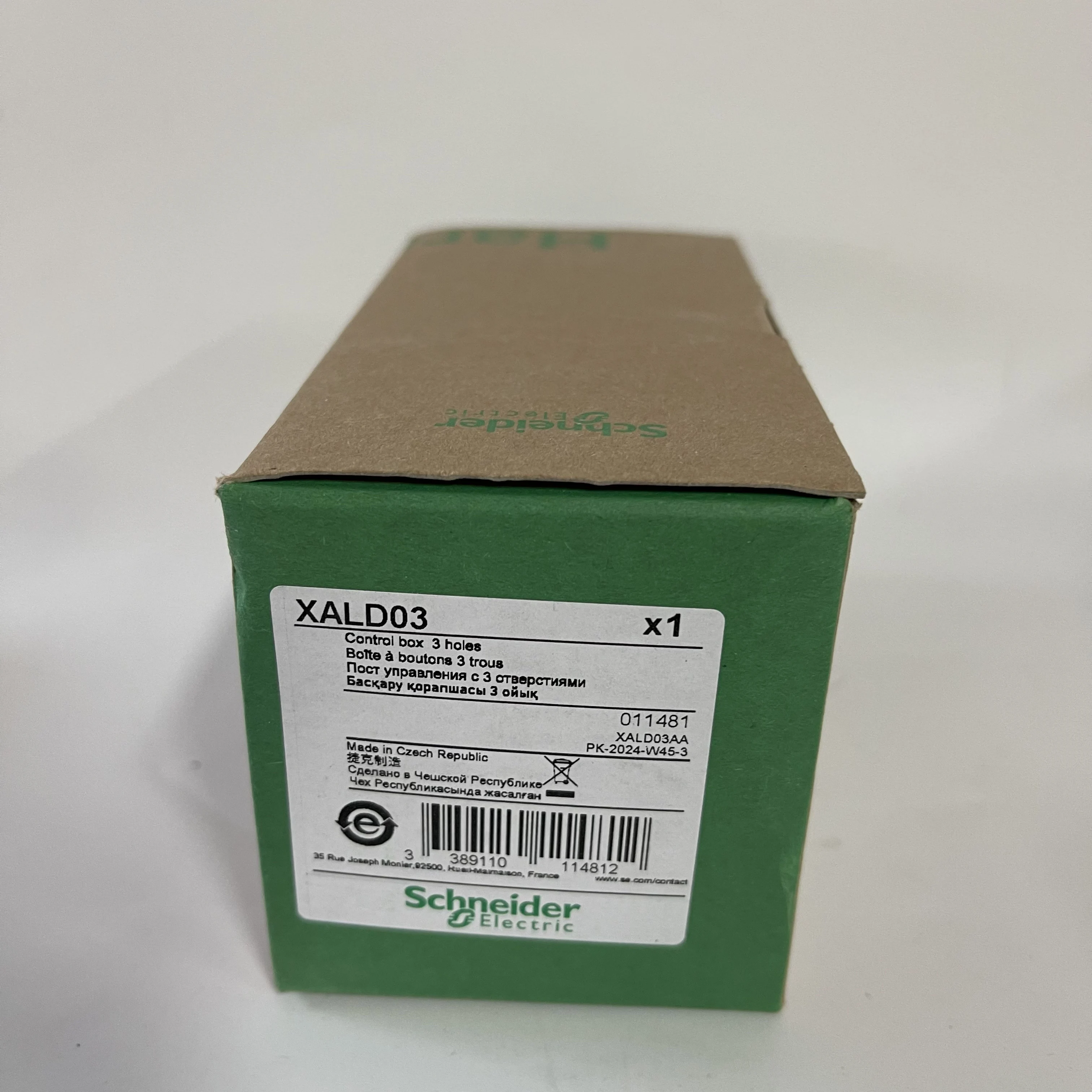 SCHNEIDER Control Box 3 Holes XALD03 SCHNEIDER Control Box 3 Holes XALD03