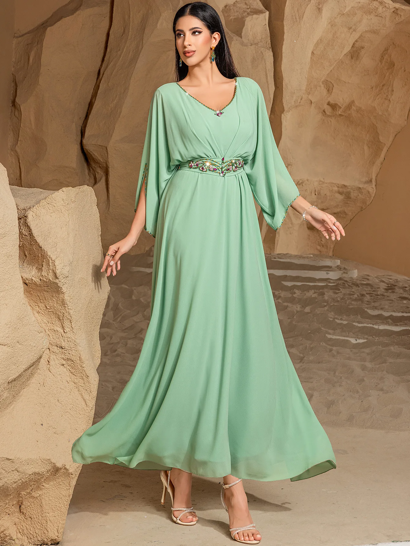 BA3057 Hot Sale Latest Muslim Women Morocco Style Luxury Abaya Dress Dubai  Designs V-Neck Long Dresses