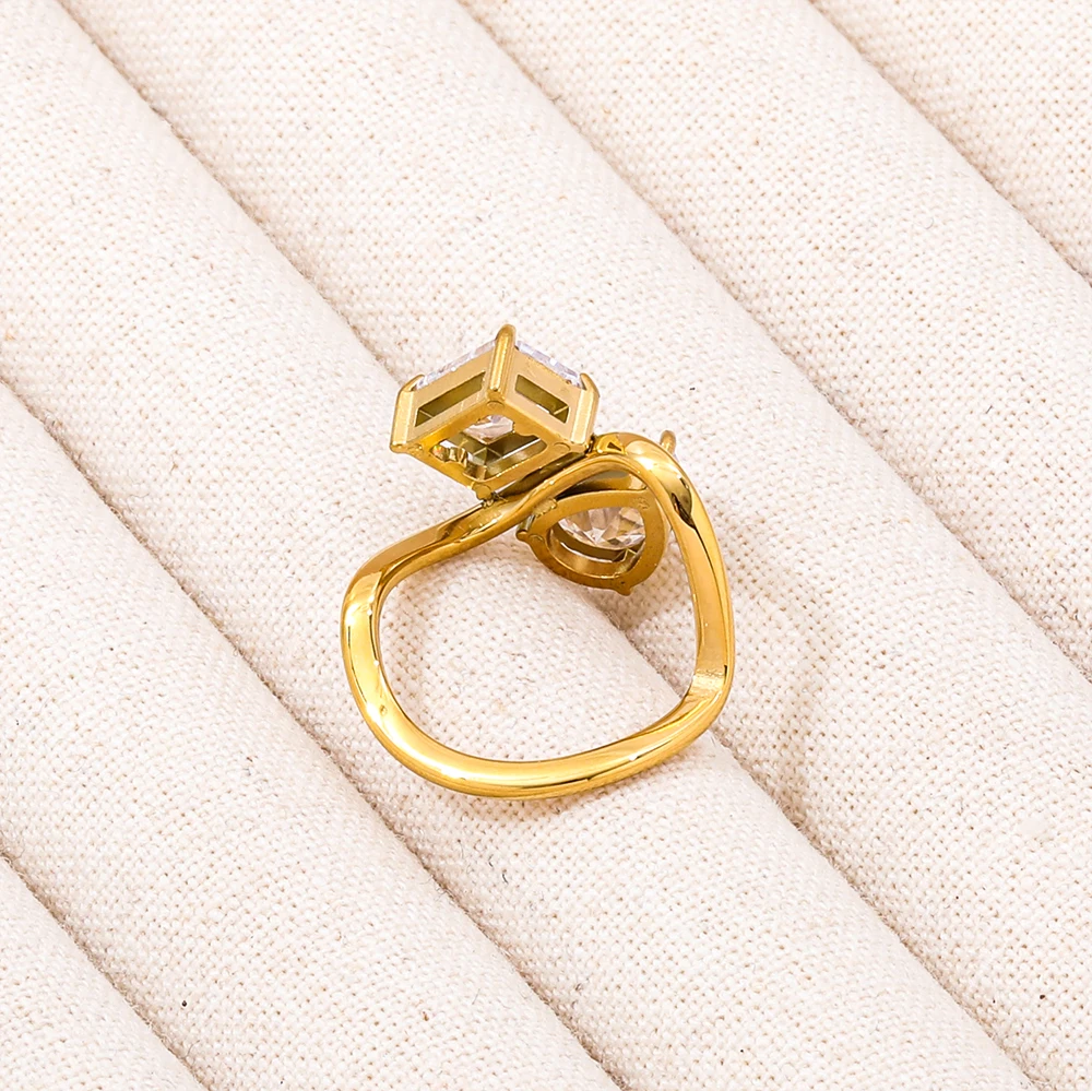 Trendy Fashion Ring with Water Drop Rectangle Zircon 18K Gold Plated High End Stainless aperçu 6