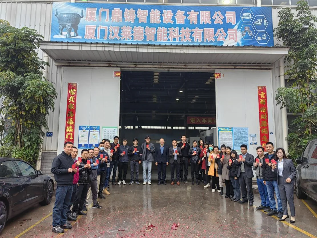 Całkowicie automatyczna maszyna odlewu niskiego ciśnienia z mosiądzu 125 kW 3