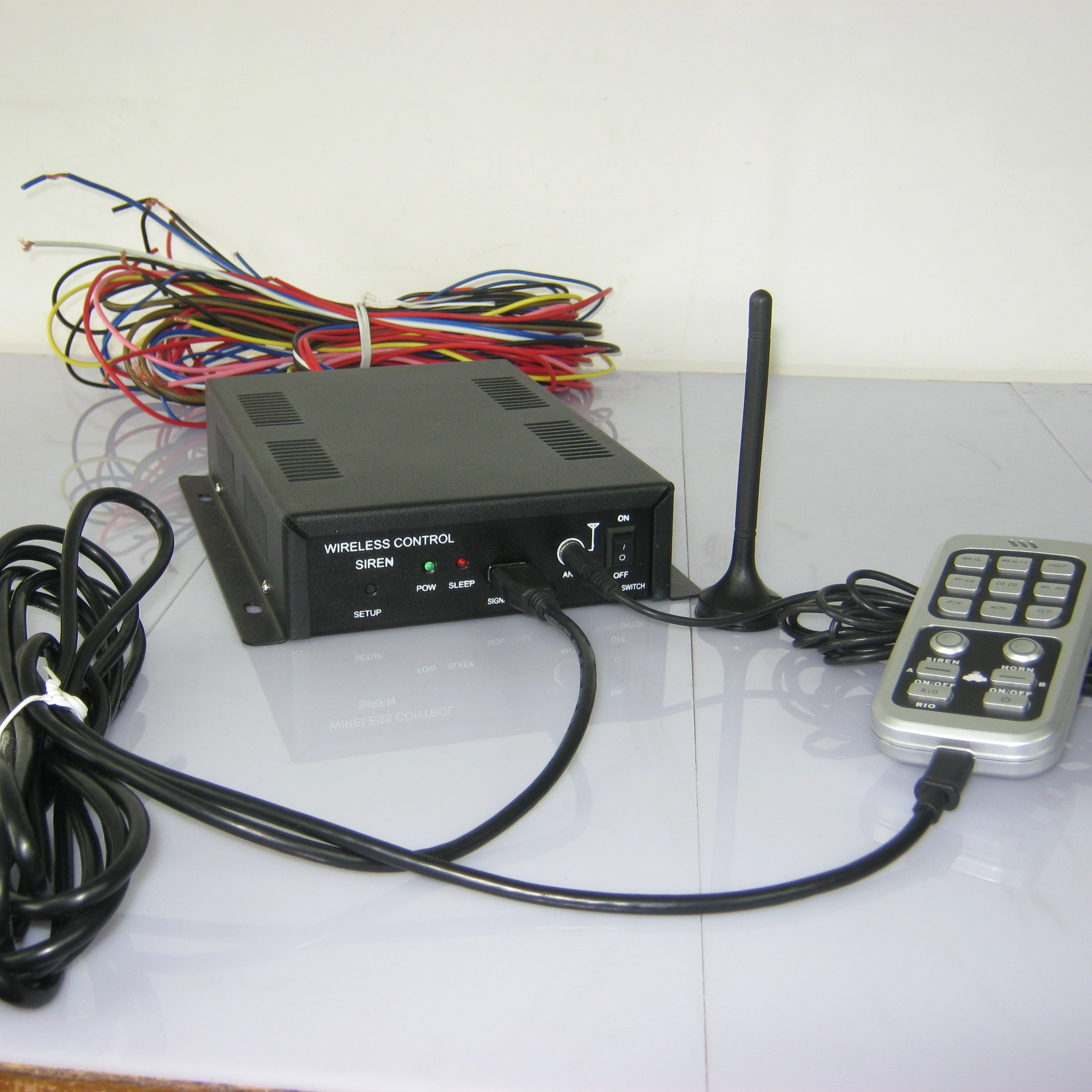 صفارة إنذار لاسلكية من LYAF بقوة 200 واط، وشدة صوت تتراوح بين 110–120 ديسيبل، مع نغمة الأكثر رواجًا في جنوب شرق آسيا