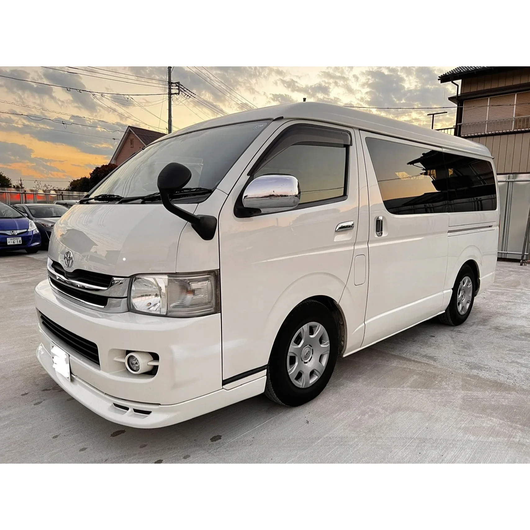 toyota hiace van 9 seater