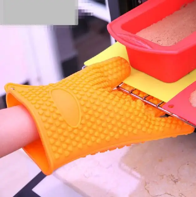 Heat Resistant Gloves BBQ Kitchen Silicone Oven Mitts Waterproof Non-Slip Potholder for Barbecue Cooking manufacture