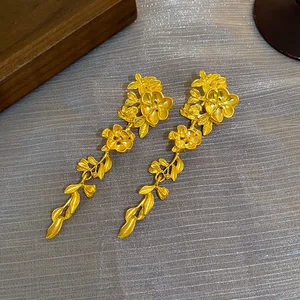 Wholesale Women Fashion Gold Plated Alloy Jewelry Flower Pendant Earrings Anniversary Jewelry for Wedding Holiday Party
