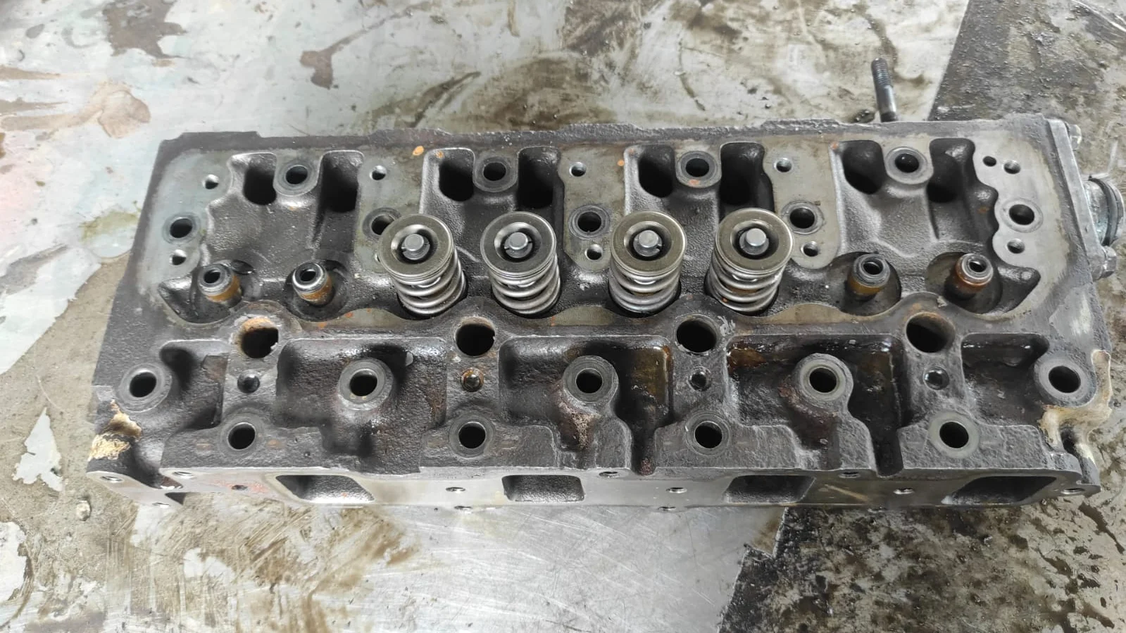 L2E Cylinder Head Assy for Mitsubishi Cylinder Head Assy Universal Engine Parts 5