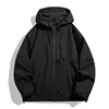 Abbigliamento nero alla moda con cerniera a contrasto di colore