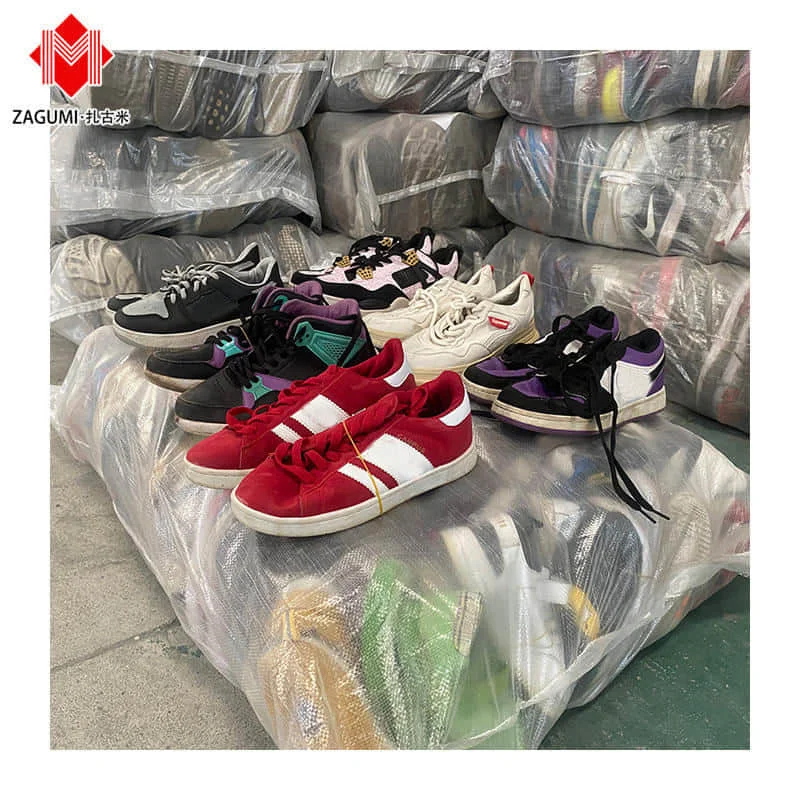 Guangzhou Wholesale Shoe Shop Local Shoe Store: Over 2,098 Royalty