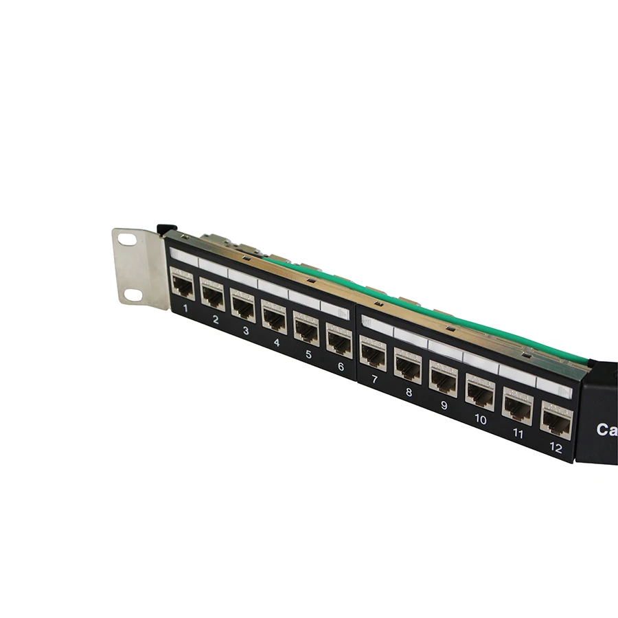 Патч панель rj 45 в стойку. Патч панель в стойке.