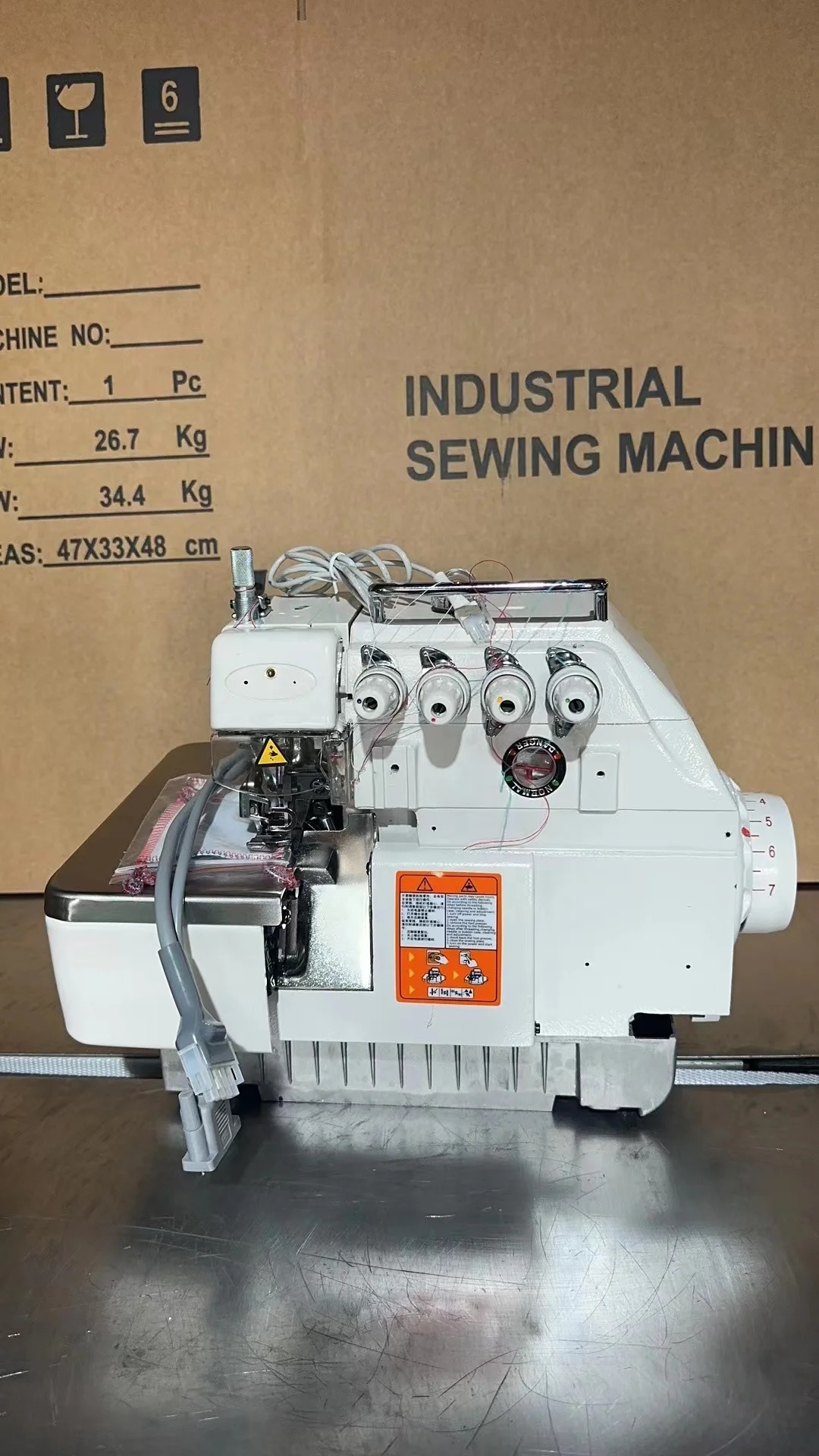 QK-747  Ordinary Model Wholesale Price 4-thread Flatbed Industrial Overlock Sewing Machine