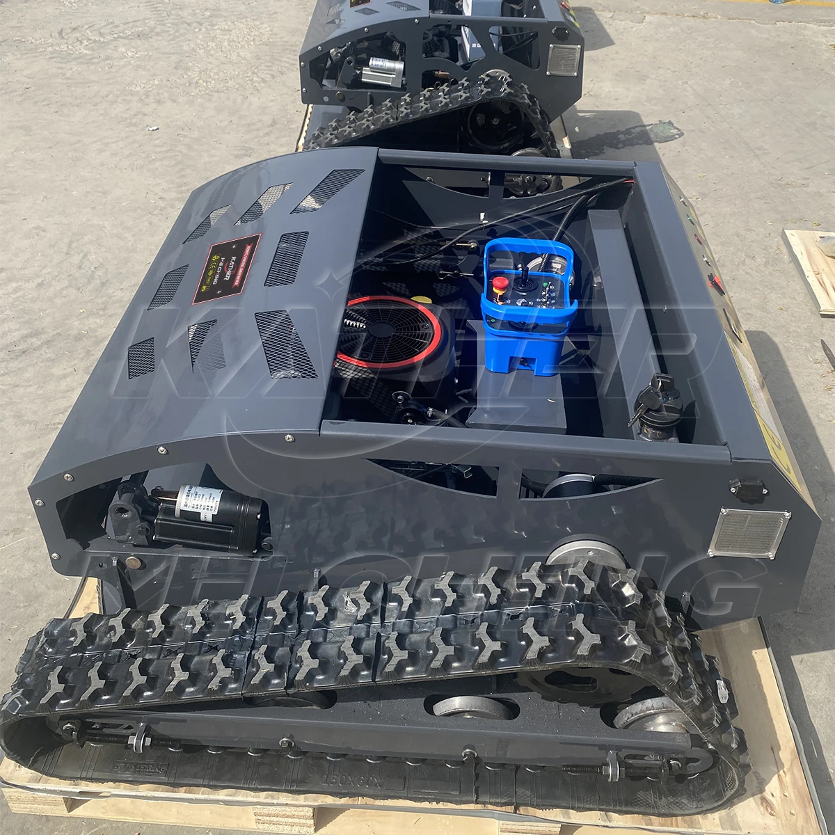 16hp Loncin Gasoline Engine Remote Crawler Lawn Mowers Self Propelled Grass Cutting Machine All Terrain Robot Mower With CE EPA