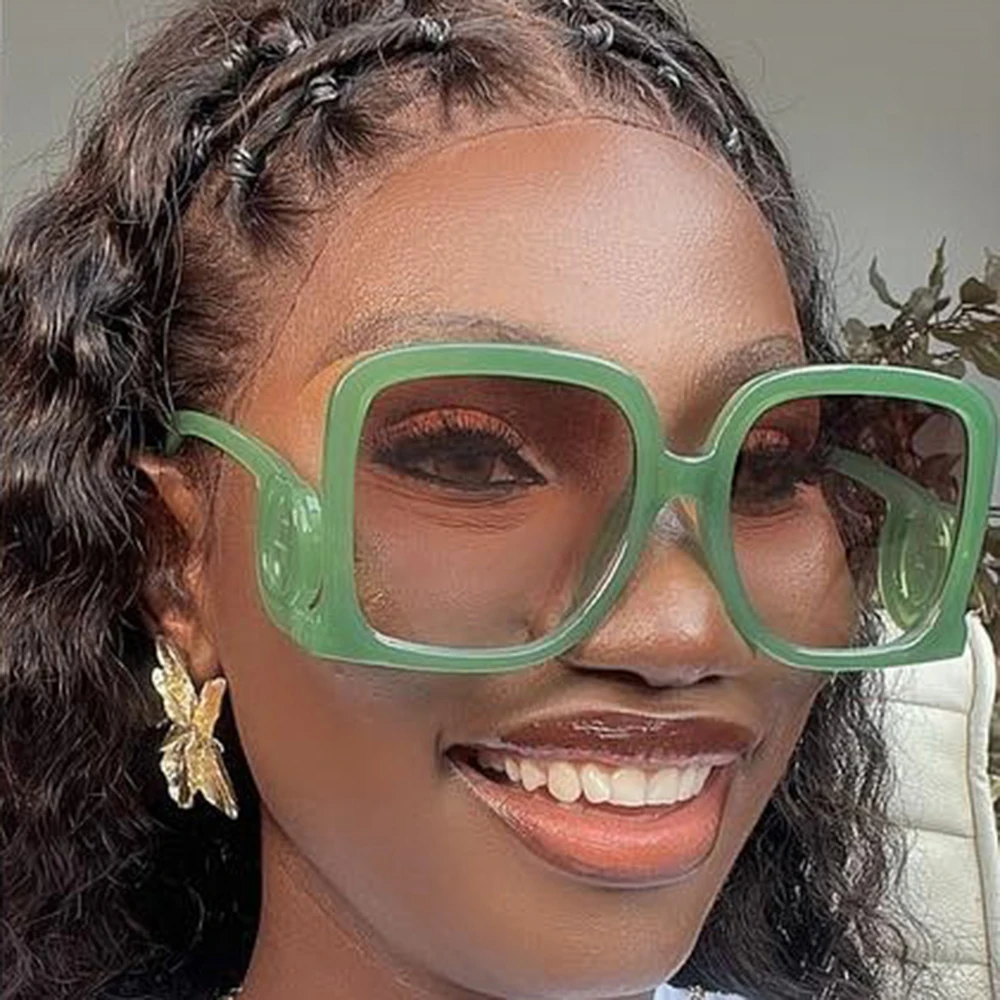 Vintage Oversized Square Gradient Y2K Sunglasses for Women  display picture 1