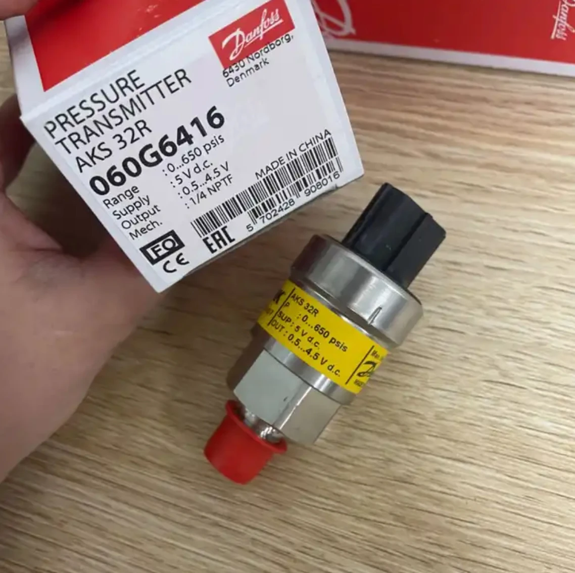 PressureTransmitter Sensor Pressure Transmitter  AKS 32 R 060G6416