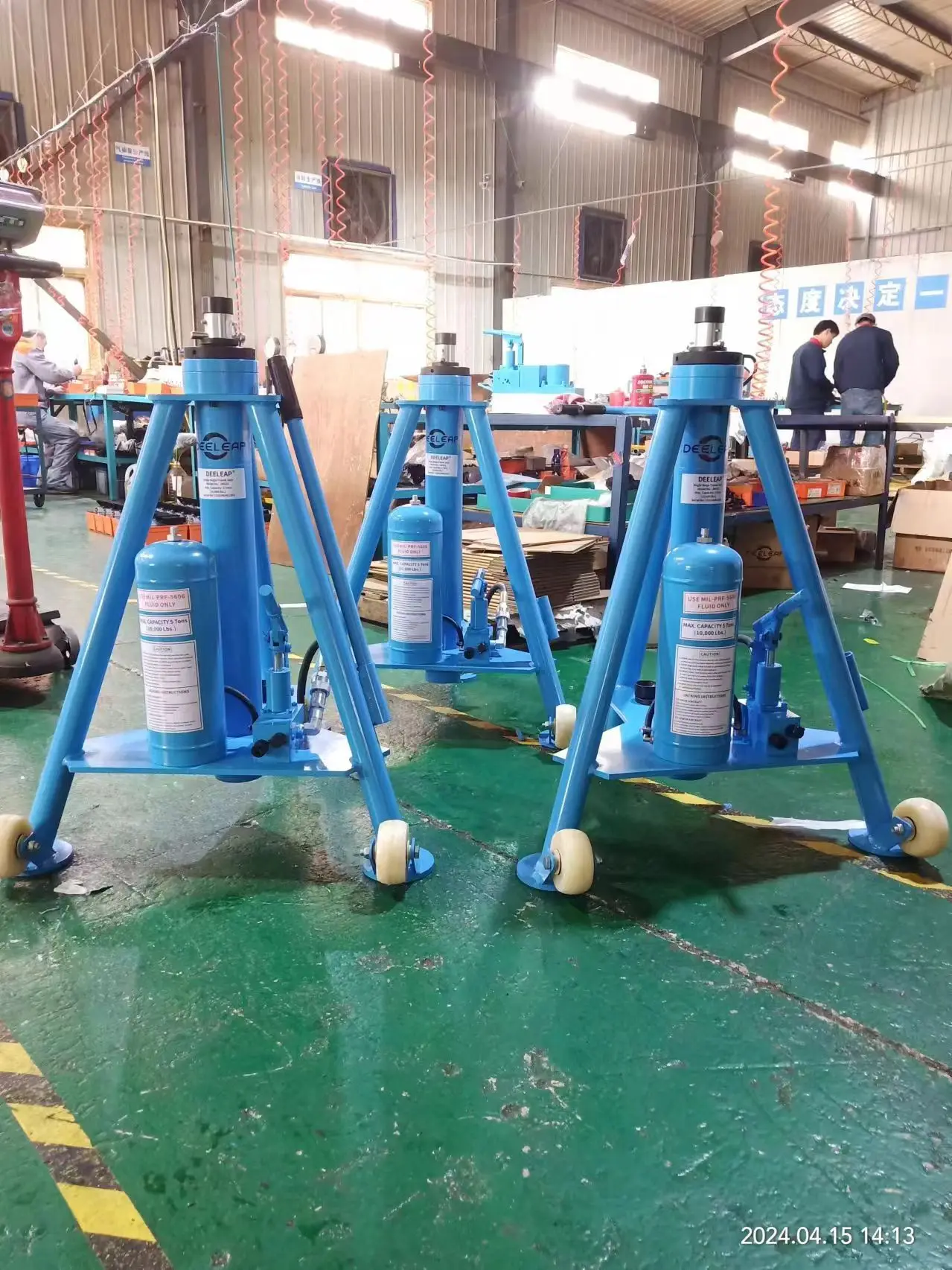 tripod jack 1.jpg