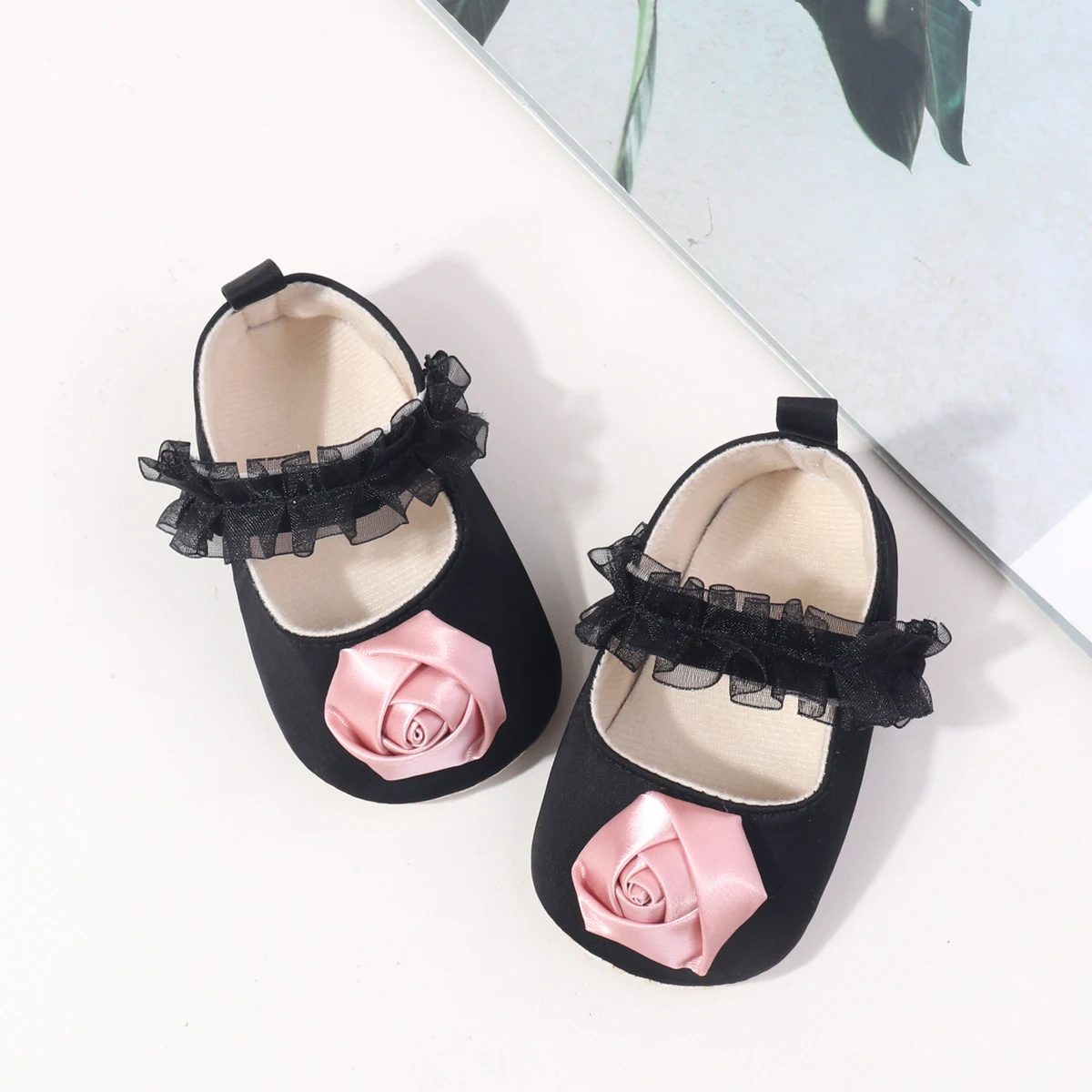 Unisex Baby Party Shoes with Beautiful Flower Breathable Sandal for Spring and Summer Light and Flat Design supplier