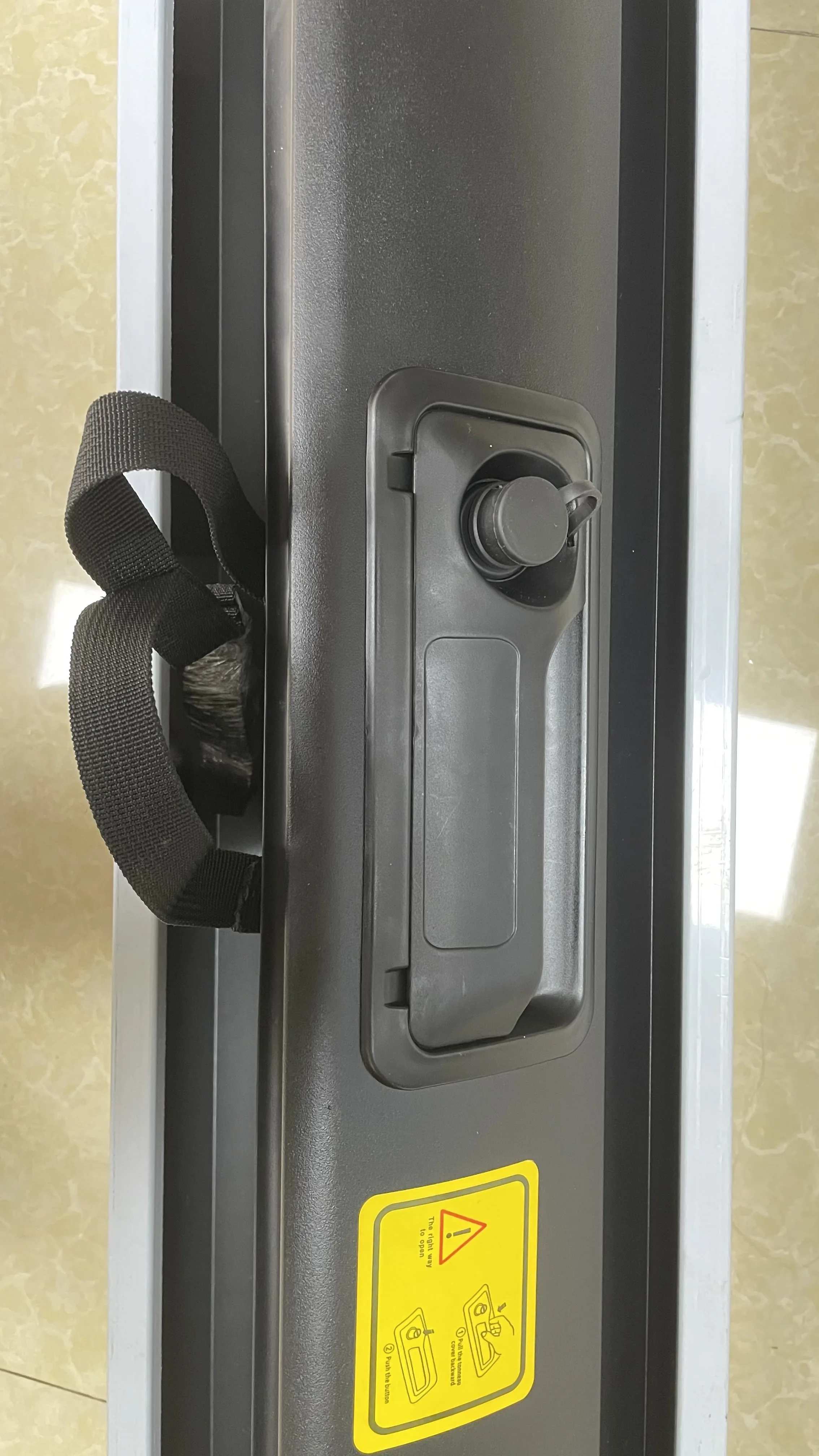 Алюминиевая выдвижная Крышка для кузова грузовика роликовая крышка ручная и электрическая Toyota Hilux Revo Rocco 2020 +