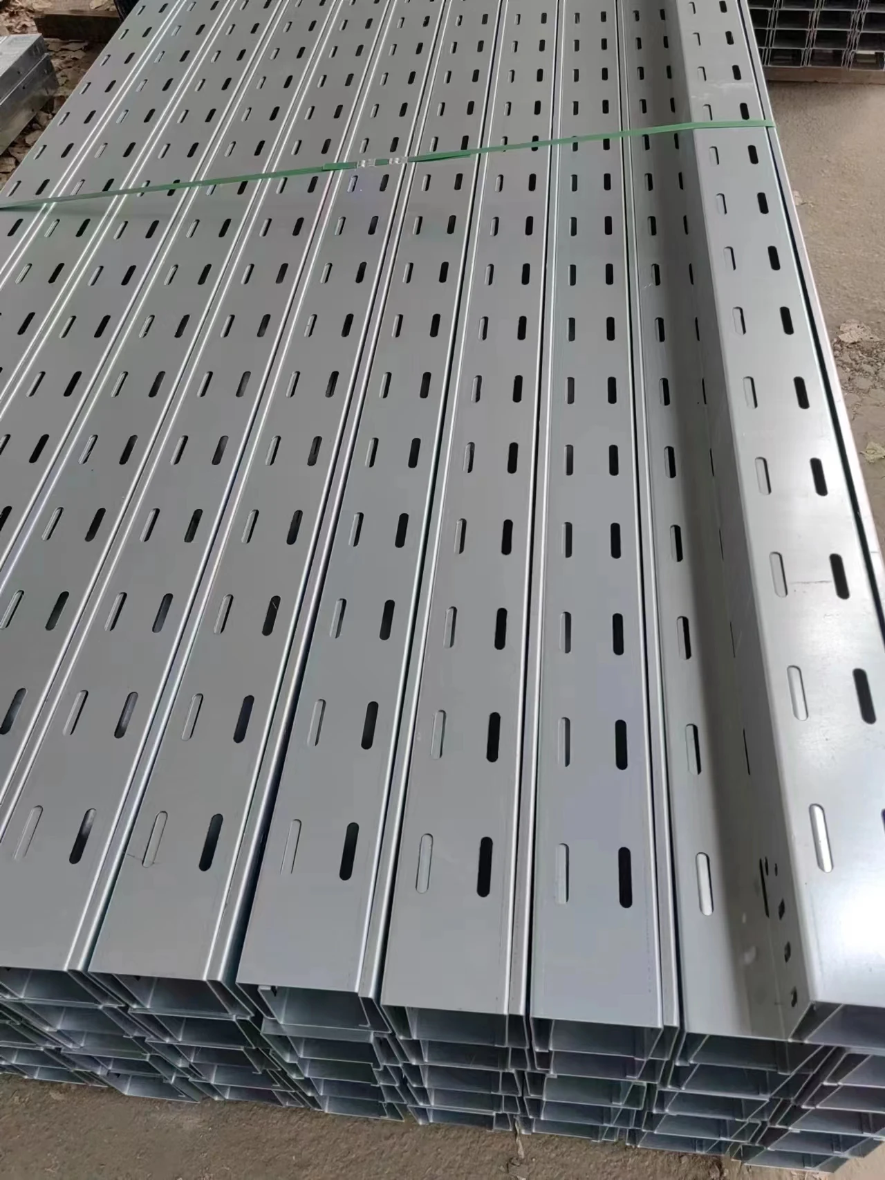 Factory Supply Perforated Cable Management System Ladder Type ...