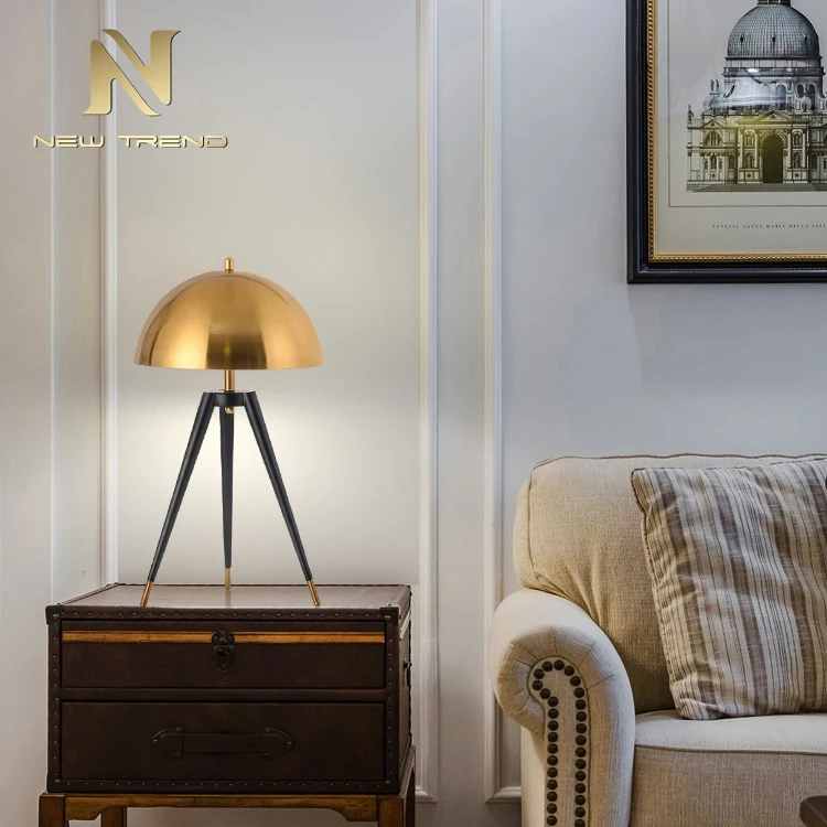 LCH-T006 Newest Design Golden iron vintage decorate Living Room hotel led table lamp
