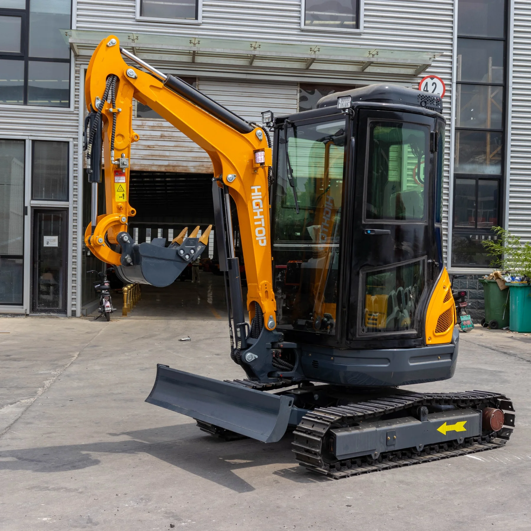 Жер кыймылдоочу машиналар жөрмөлөгүч мини экскаватор CE EPA бекитилген Mini Pelle Hightop HT25 экскаватор Жаңы