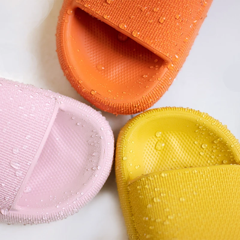 Ciabatte a cuscino con vendita calda pantofole a forma di nuvola