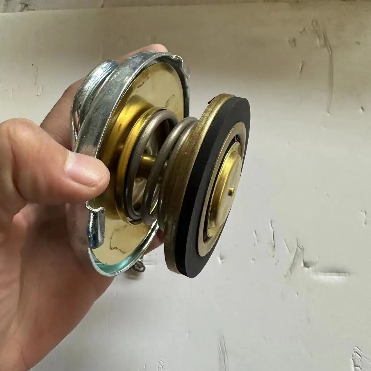 建筑机械零件散热器盖水箱盖294-9052 2949052用于CAT发动机3512