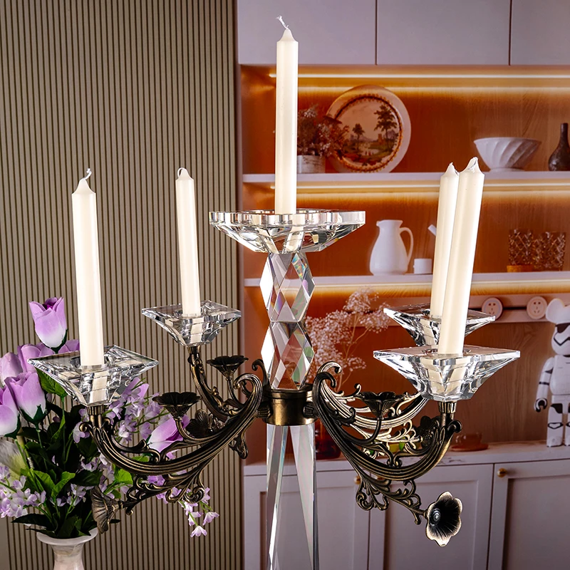 Small Bridge Four Arm Glass Wedding Center Luxurious and Elegant High-end Home Decoration Crystal Candlestick