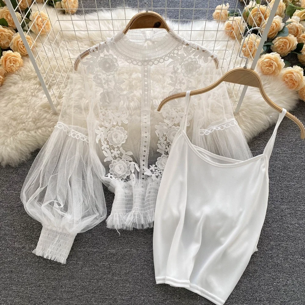 Saanvi Lace Floral Puff Sleeve Loose Blouse