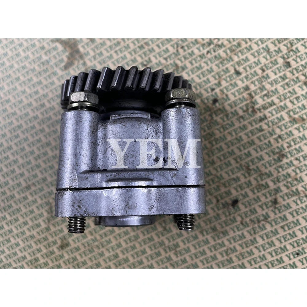 Z600 Oil Pump for Kubota Engine Spare Part Wholesale Engine Parts