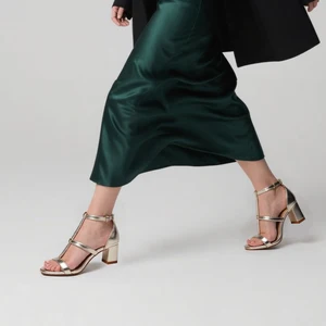 Summer 2026 New Style Women Silvery Ladies Shoes High Heel Sandals with Round Toe and Design Super Trendy and Fashionable