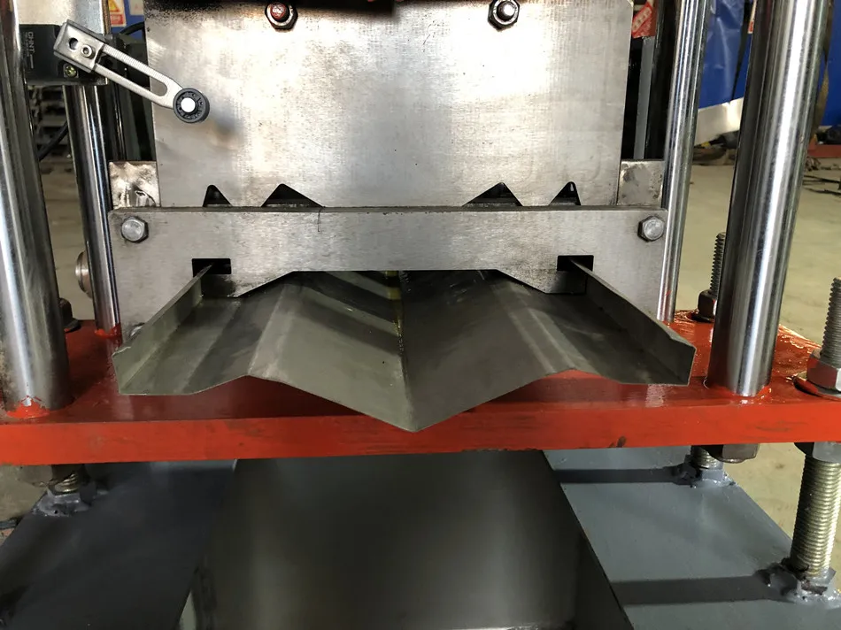 V Profile Roof ridge Cap Tile Roll Forming Machine with Two Profie Equipment