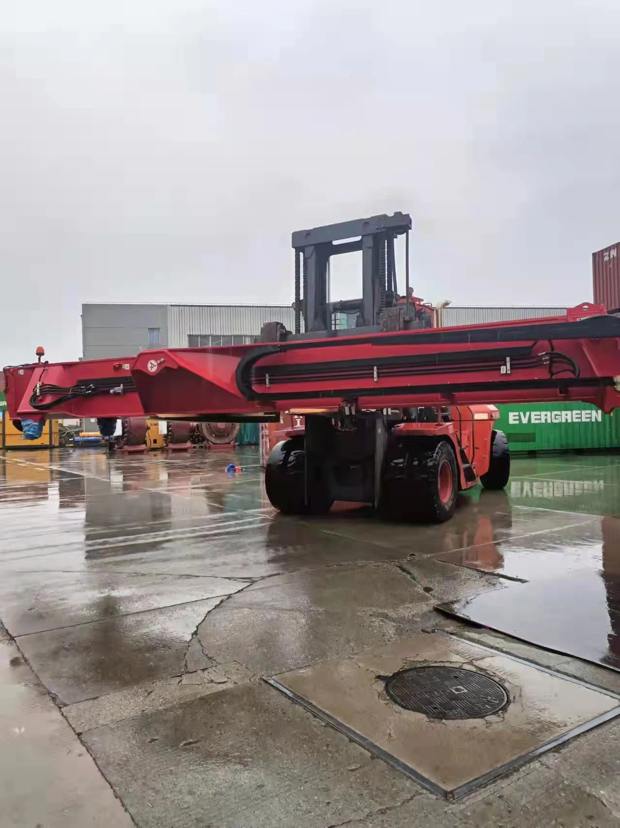 Logistic Machinery 45Ton Reach Stacker SRSC45H2 with 15100mm Hoisting Height