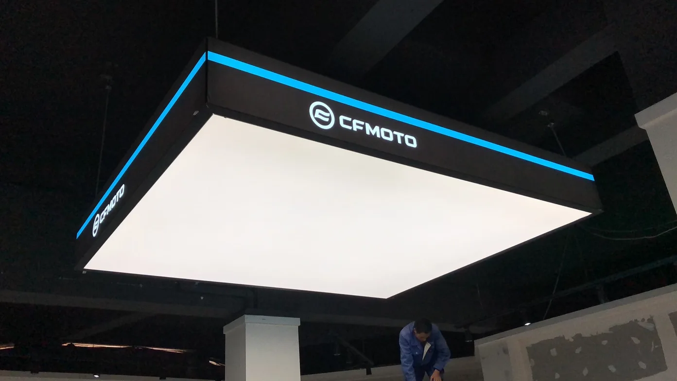 Hanging LED SEG Illuminated Frame Sign Tension Fabric logo Extrusion ...