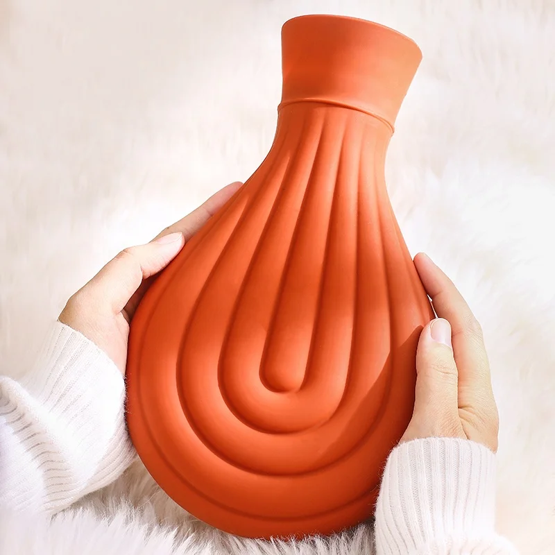 Refine Silicone Reusable Winter Warm Keeper Hot Water Bottle Silicone Rubber Hot Water Bag with Cover