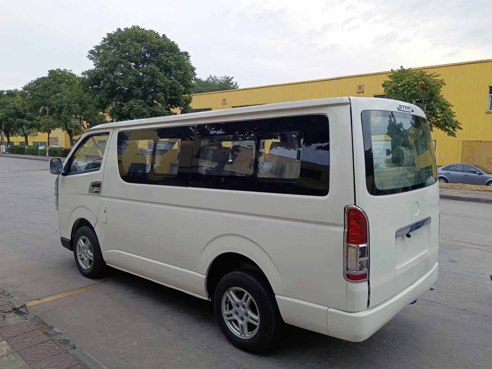 2024 Hiace Type Bus 15 Seats Mini Bus