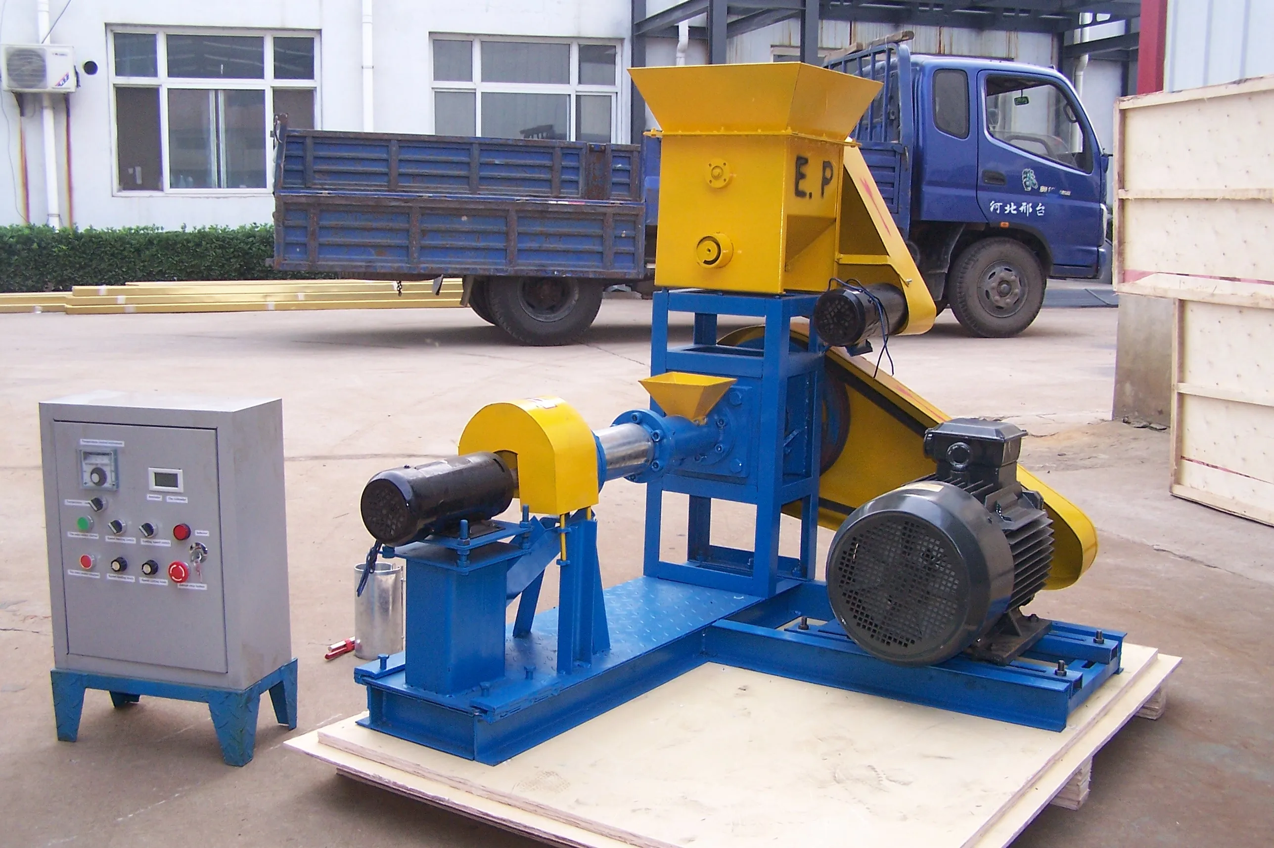 Small Poultry Feed Pellet Making Machine / Animal Feed Processing