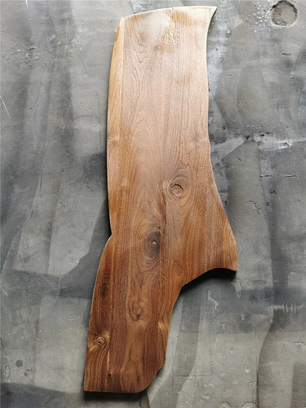 Custom Made Unique Irregular Shape Composite Wood Veneer Laminated Retro Style Antiqued Art Parquet Flooring Walnut