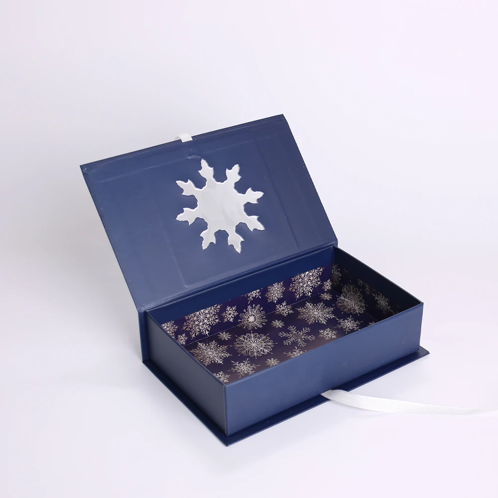 Werkseitig gefertigte Geschenkbox in Buchform mit PVC-Fensterdesign in Schneeflockenform aus stabiler Pappe für Weihnachtsverpackung für Bilderrahmen