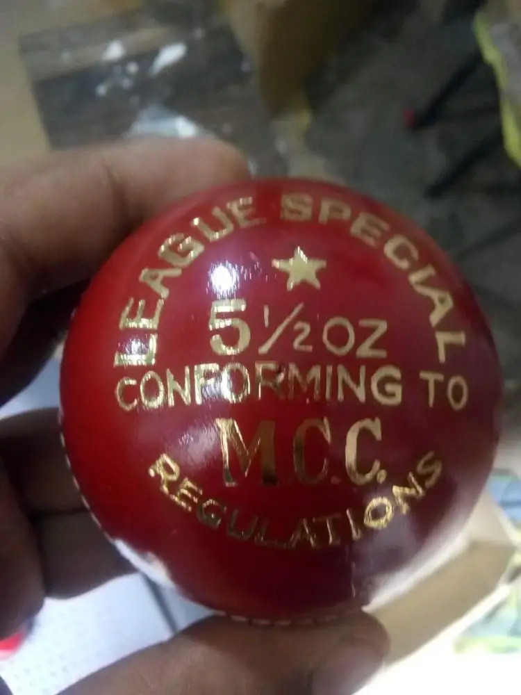 
Кожаный мяч для крикета, товары для крикета, одежда и снаряжение для Крикета 