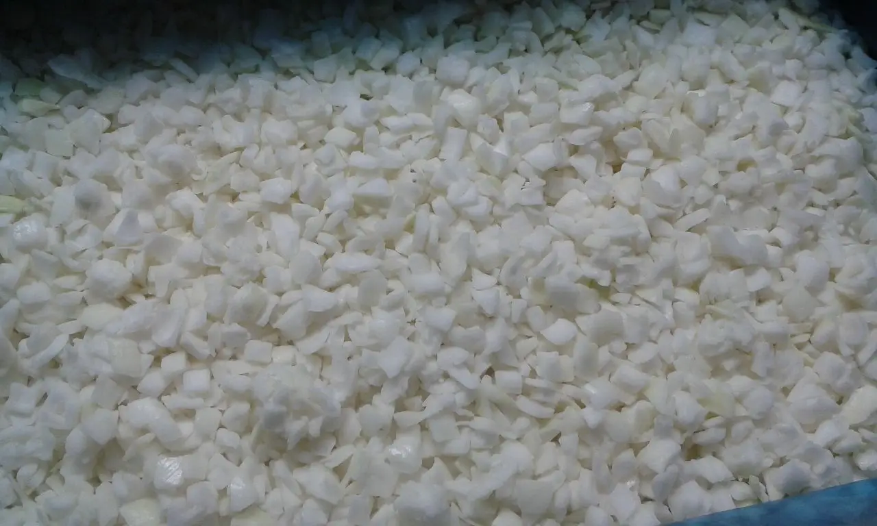 Chinesischer Lieferant Großverpackung Tiefgekühlte geschälte IQF Knoblauch, tiefgekühltes Gemüse