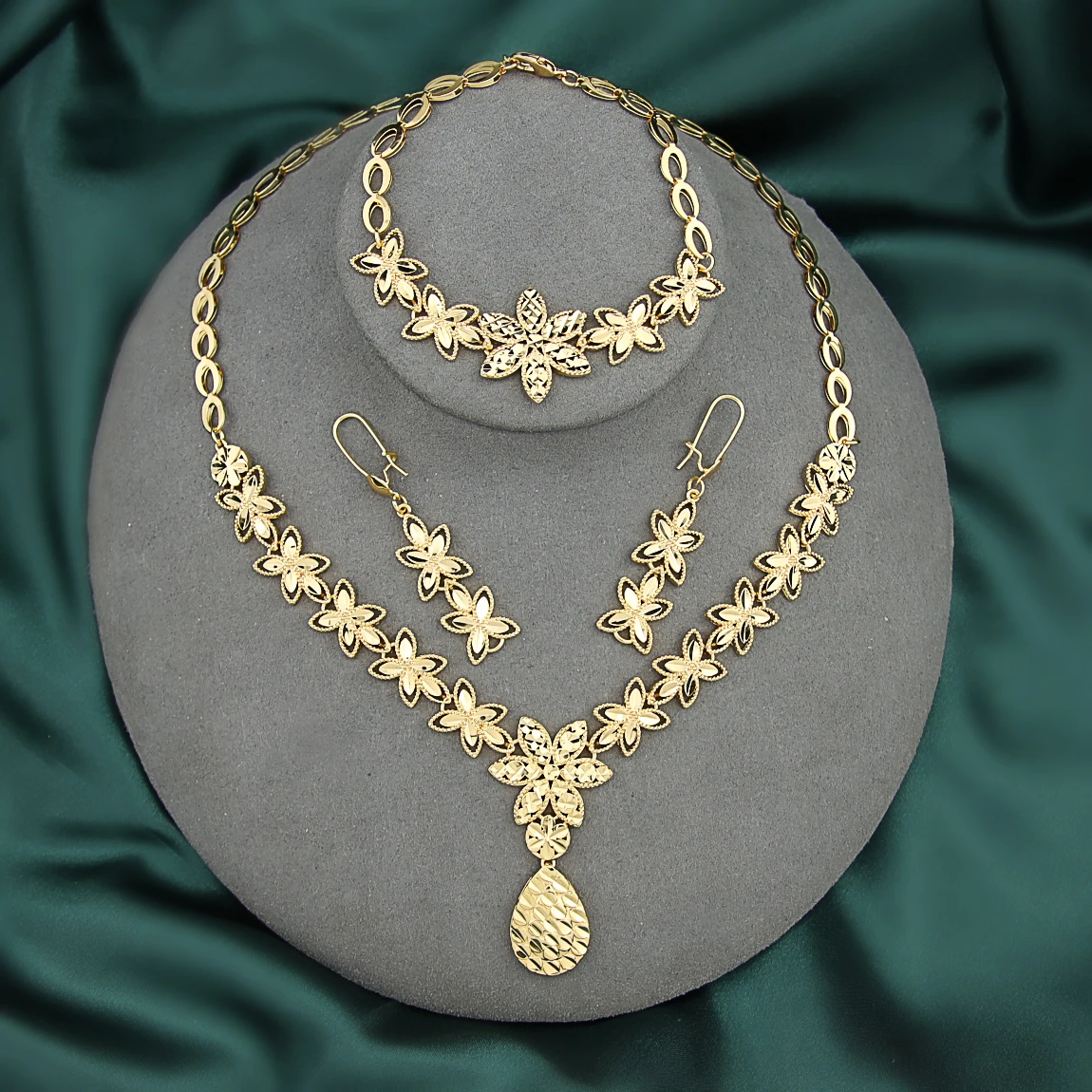 Collier et boucles d'oreilles en feuille d'érable pour femmes