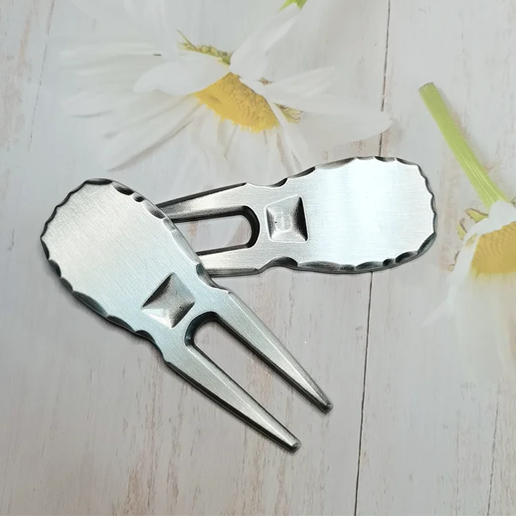 New Product No Mold Fee Golf Divot Tool Repair Fork Custom Engraved Logo Ball Maker Handmade Edge Golf Pitch Fork supplier