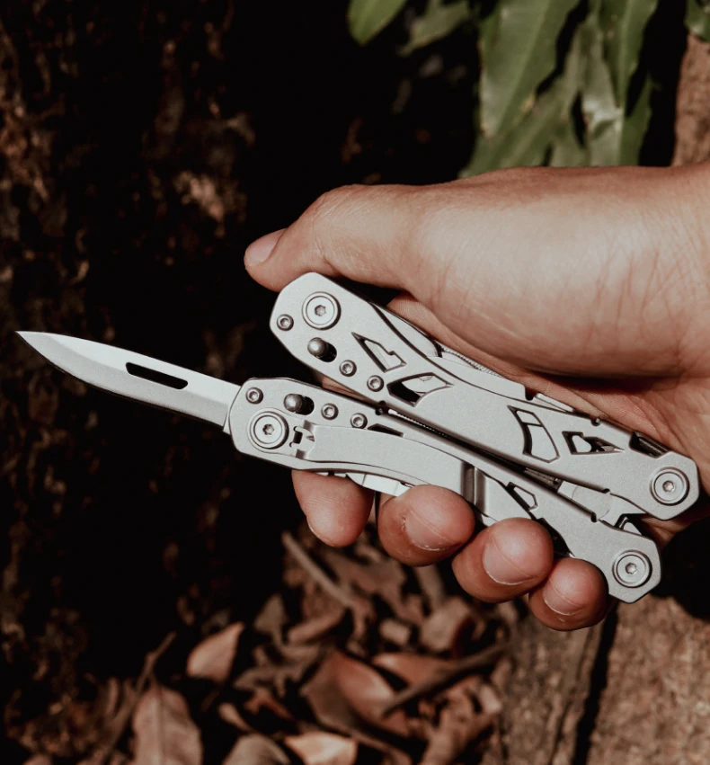 GHK 15-Function Outdoor Multitool Safe Locking Steel  New Design OEM Customizable Multi-Functional Folding Pliers