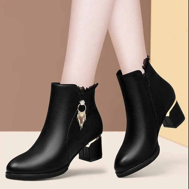 China Wholesale Ladies Fashion Women Winter Ankle Heels Boots for Girls