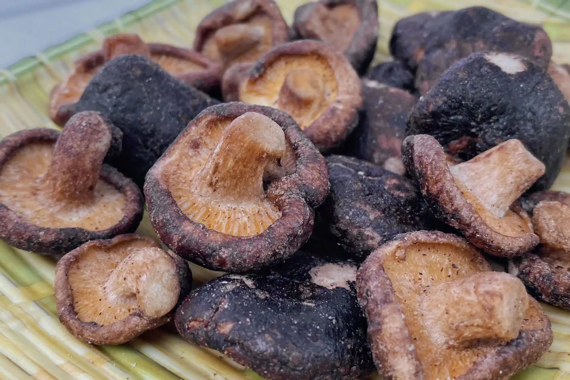 Wholesale Price VF Shiitake Mushroom Vegetables Healthy Snacks Vaccum Fried Mushroom supplier